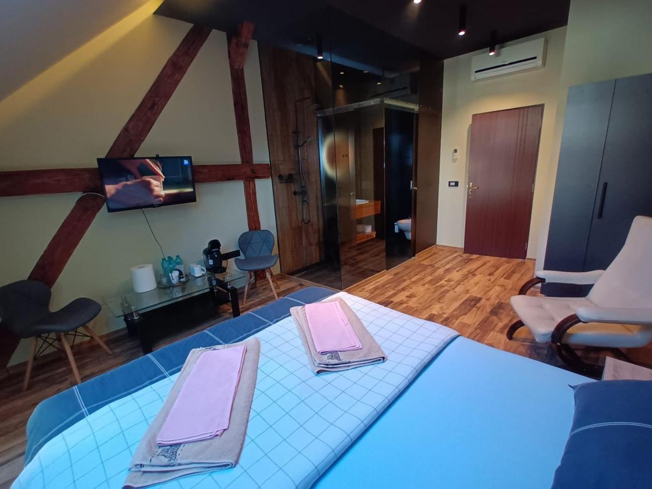 Mediaş Apartament Eminescu 1 מראה חיצוני תמונה
